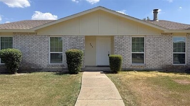 Building Photo - 445 Sandy Knoll Dr