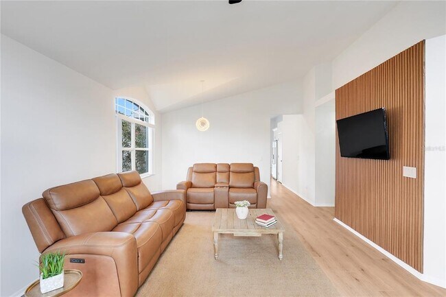 Foto del edificio - 203 Lake Davenport Estates Dr