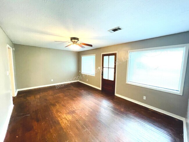Foto del edificio - 4BR/2BA Home