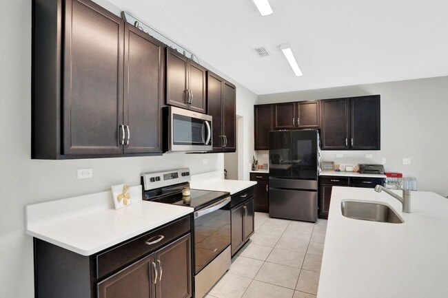 Building Photo - 12517 Creekside Mnr Dr