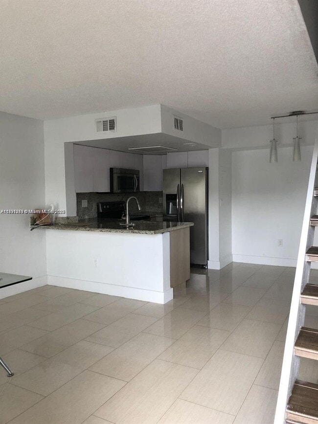 Foto del edificio - 8670 NW 6th Ln