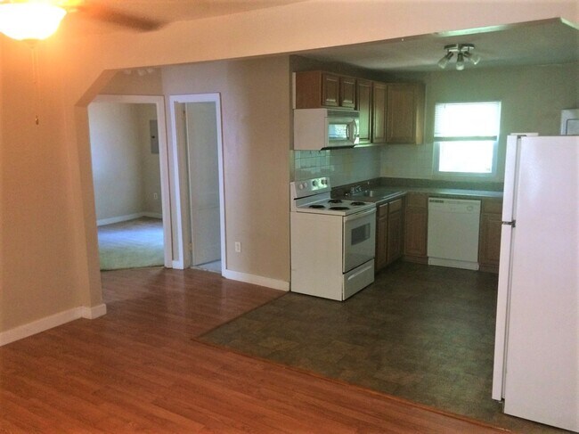 Foto del edificio - 2121 Oceola St