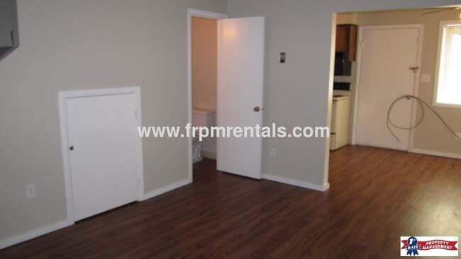 Building Photo - 4055 W Libby Ln