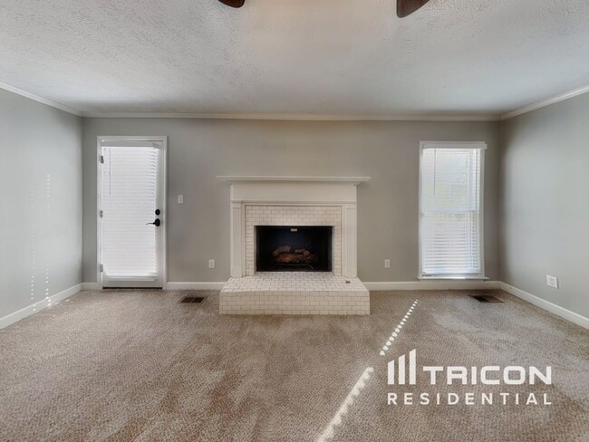 Building Photo - 125 Tanglewood Dr