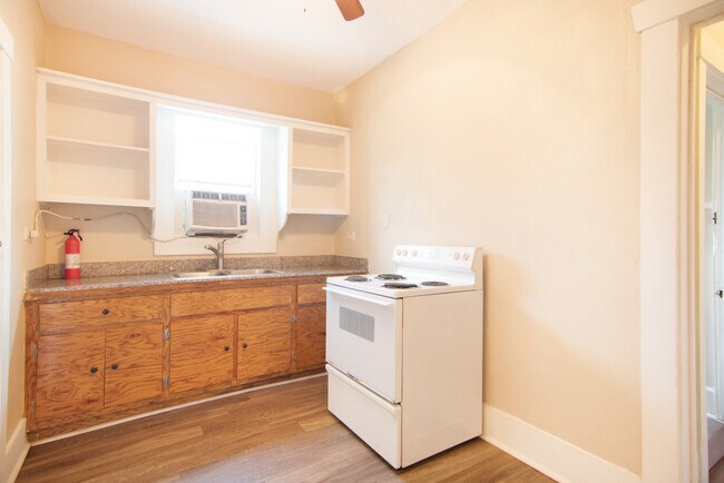 kitchen - 102 Stiles St