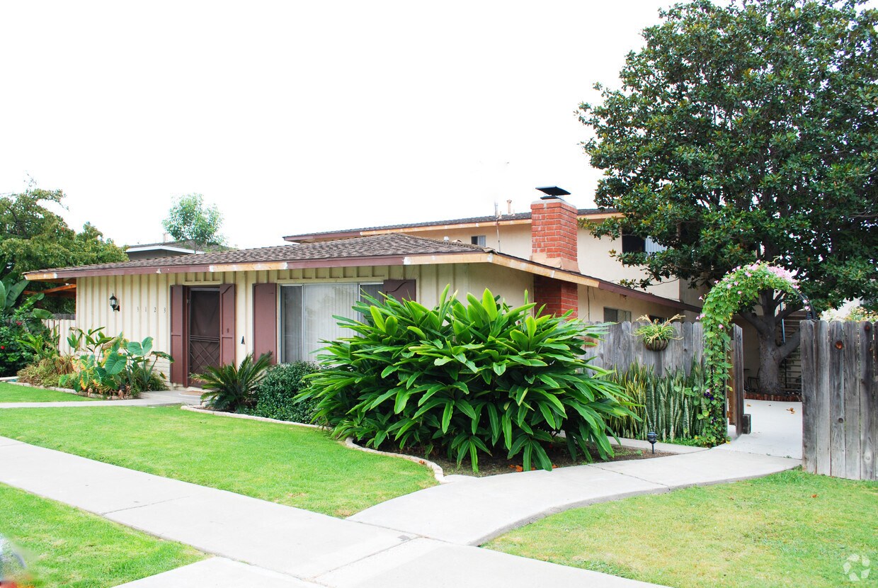 Foto del edificio - 3123 Cinnamon Ave