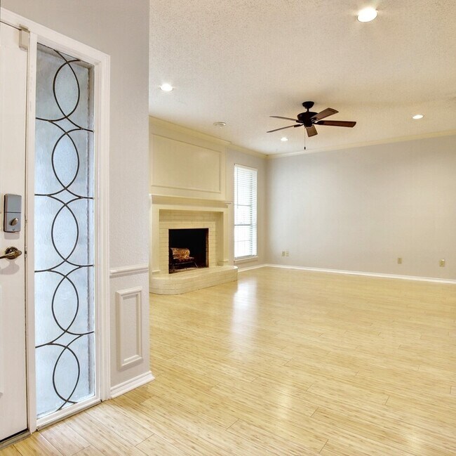 Foto del edificio - 5725 Ridgerock Ct