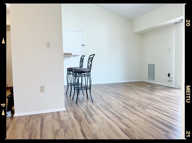 Building Photo - 2110 Aspen Dr