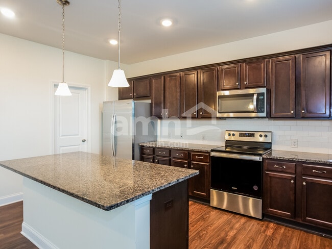 Building Photo - 144 Twin River Dr
