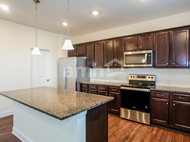 Foto del edificio - 144 Twin River Dr