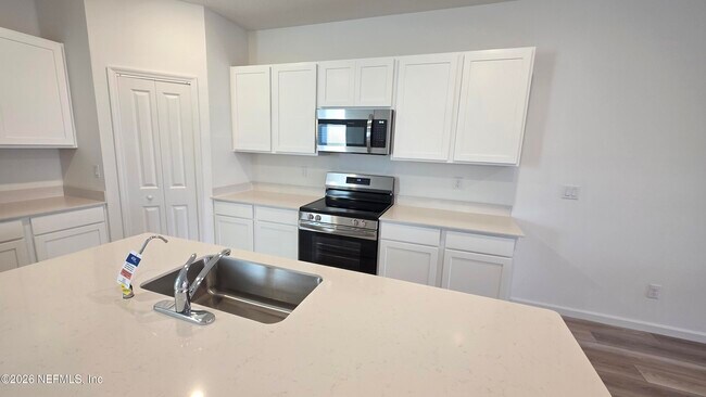 Building Photo - 3971 Mid Century St