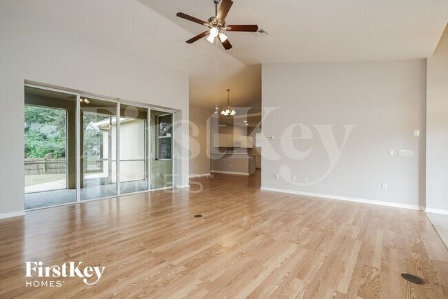 Foto del edificio - 17528 Braddock Rd