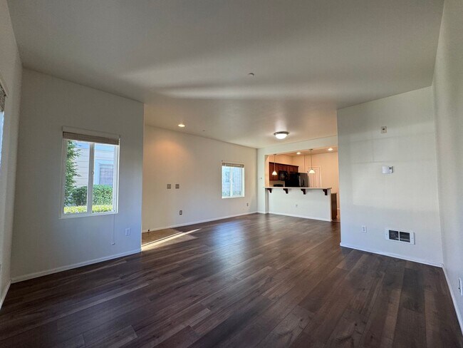 Foto del edificio - 2 Bed, 3 Bath in Cordata Neighborhood