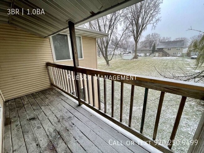 Foto del edificio - Beautiful 3 Bedroom 1 Bath Upper Level Apa...