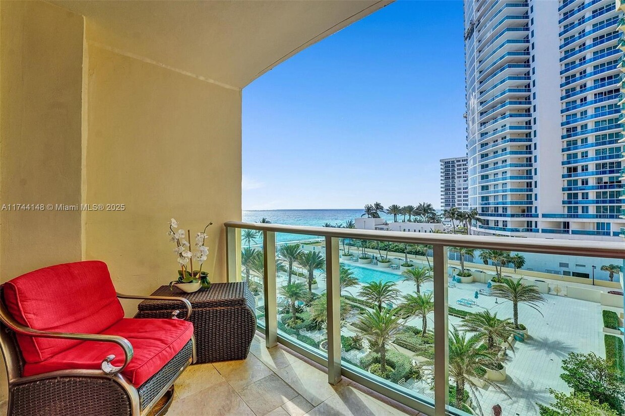 Foto principal - 2501 S Ocean Dr