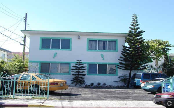Beach Comber Apartments