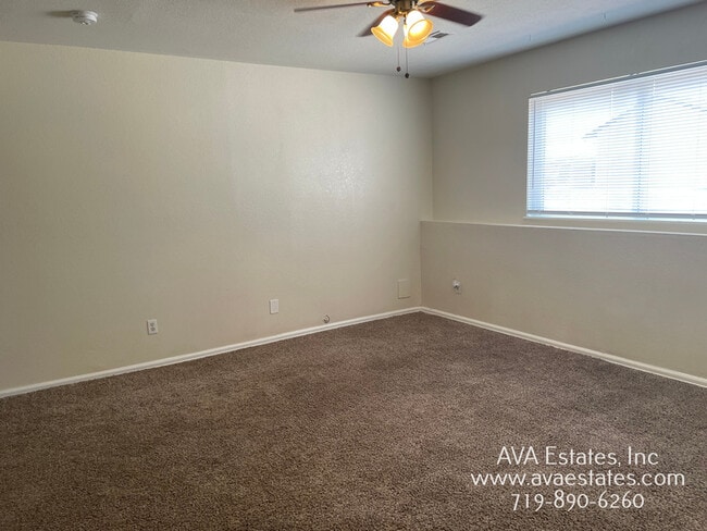 Building Photo - 743 E Laporte Dr