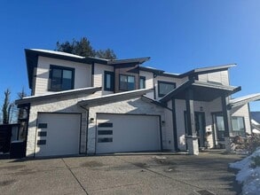 Building Photo - 8356 McTaggart St