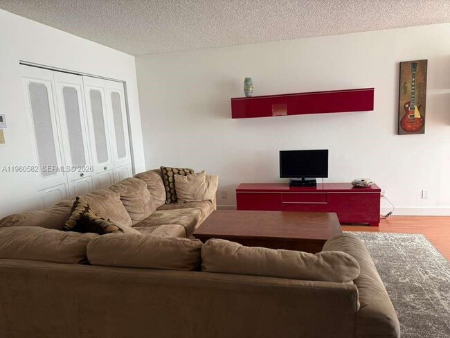 Building Photo - 17011 N Bay Rd