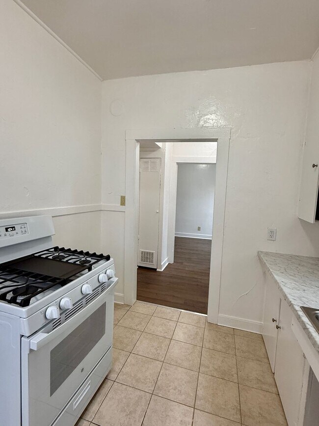 Foto del edificio - 1 Bedroom 1 Bath Duplex!