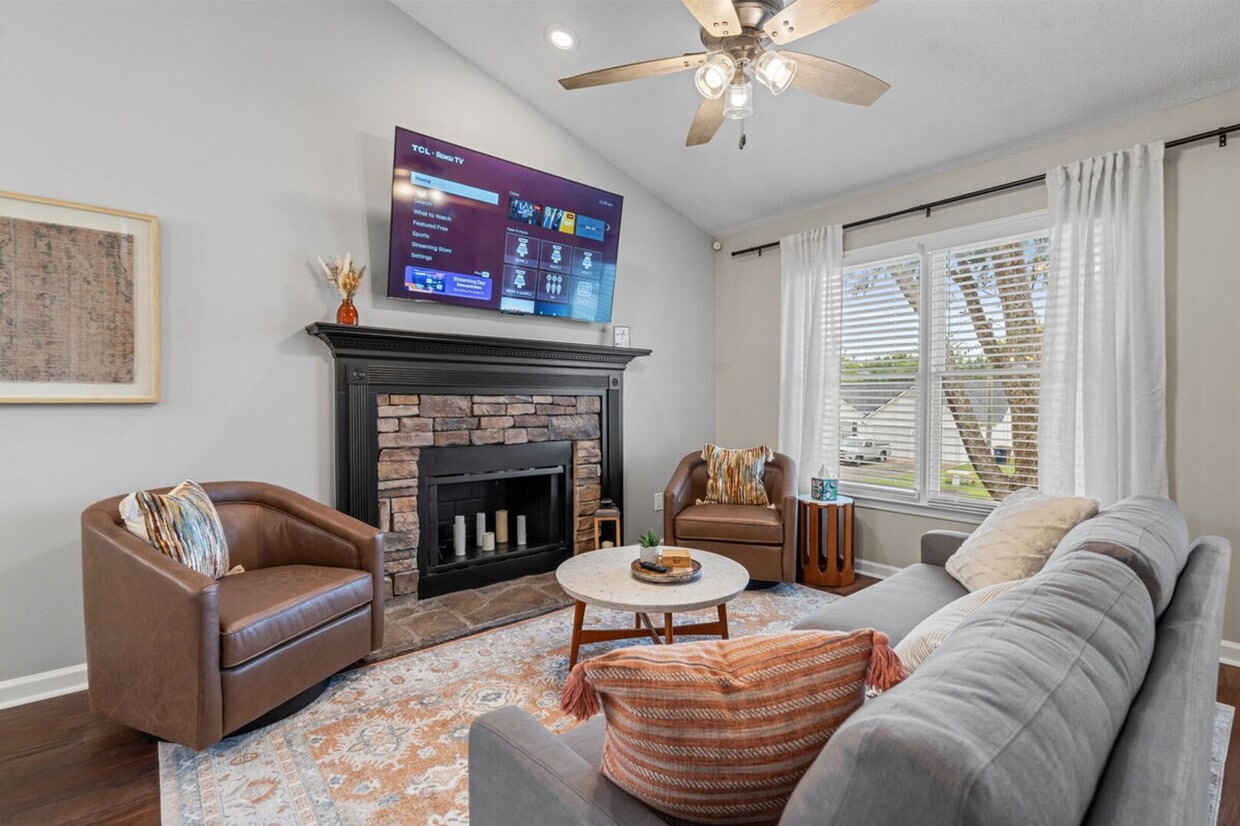 Foto principal - 13 Huntcliff Dr
