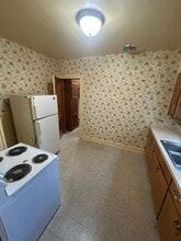 Building Photo - 1439 Vassar Dr