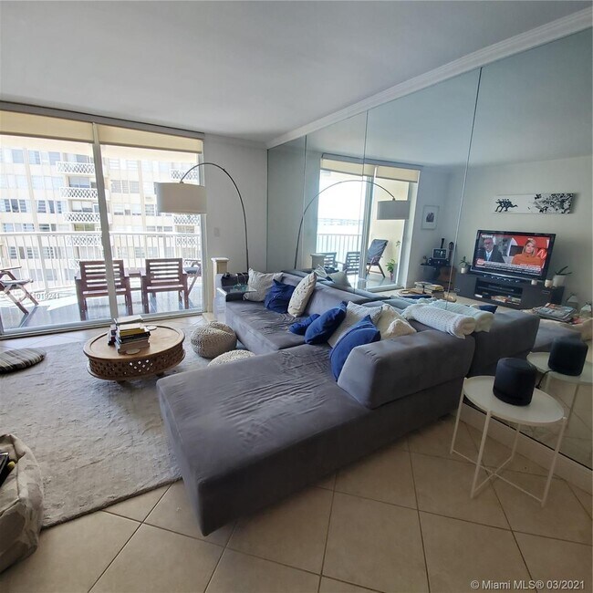 Foto del edificio - 1420 Brickell Bay Dr