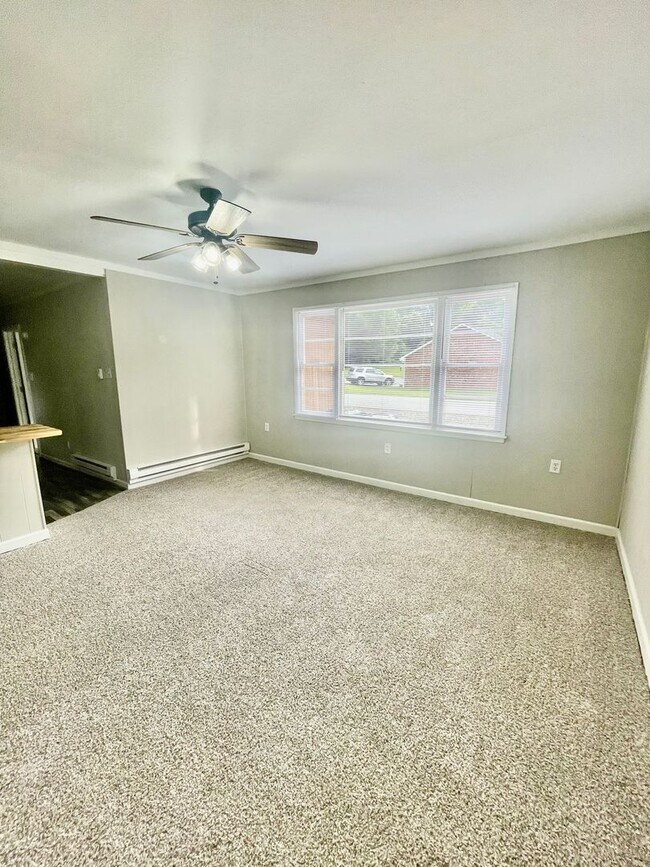 Building Photo - Don't miss out on this  2 bedroom 1 bath home . Located in Lincolnton .