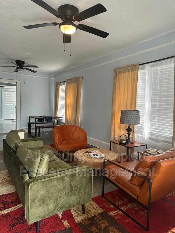 Foto del edificio - 363 W 63rd Street