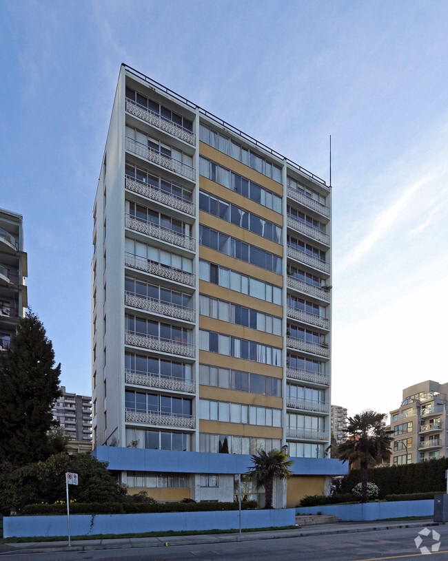Building Photo - Beach Terrace
