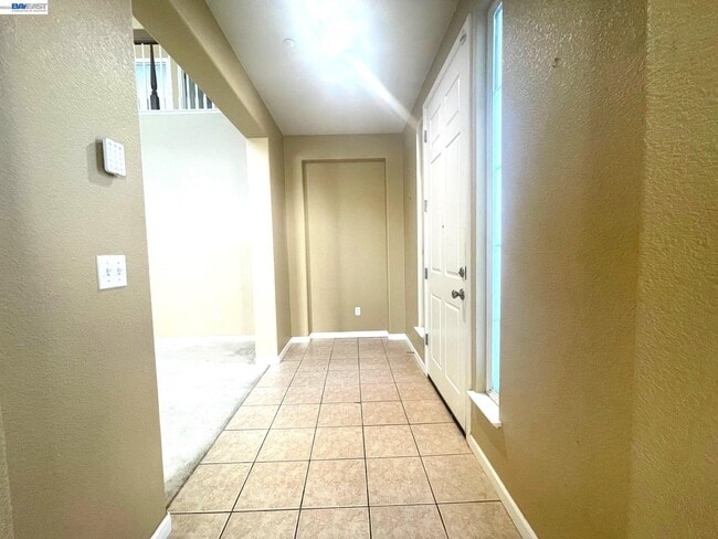 Building Photo - 1669 Marina Way