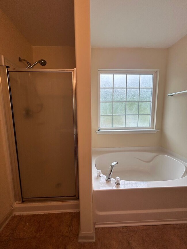 Foto del edificio - 4 bedroom/2.5 bathroom in Savannah, GA