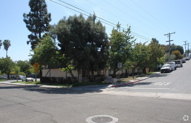 Building Photo - 612 M Ave