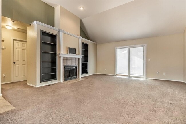 Building Photo - 904 Merlin Cir