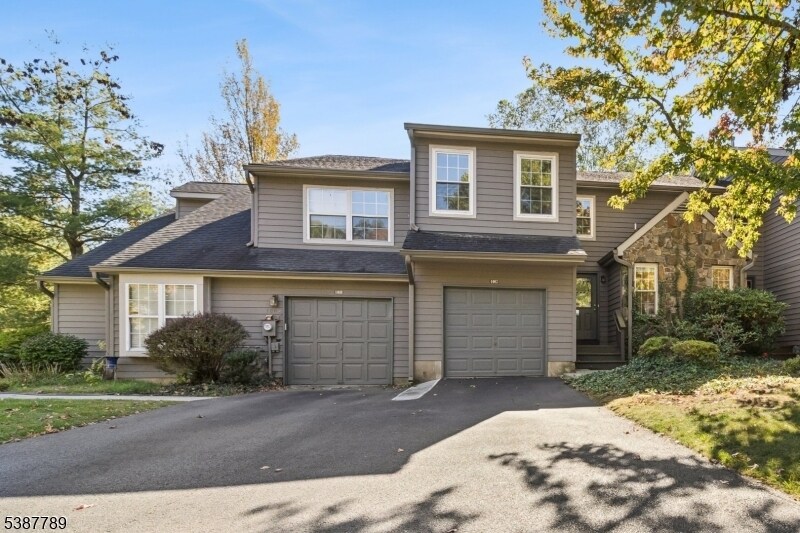Foto principal - 10 Brookline Ct
