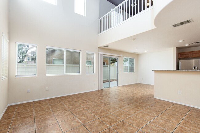 Building Photo - Very clean SW home near Sunset/215 for only $1875