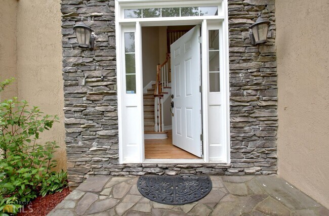 Foto del edificio - 720 Alderly Ln