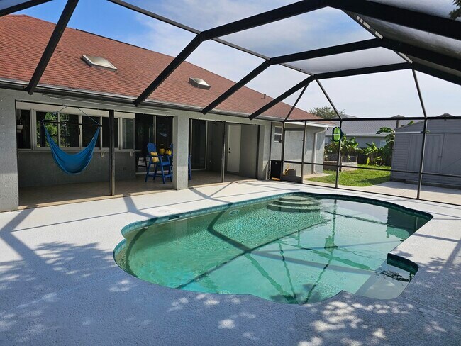Foto del edificio - 1358 SW Del Rio Blvd
