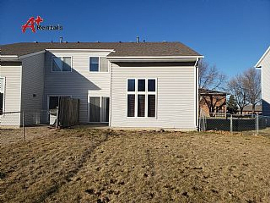 Primary Photo - Three bedroom three bathroom Twin home.