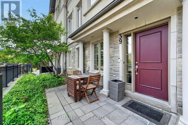 Building Photo - 39 Beverley Glen Blvd