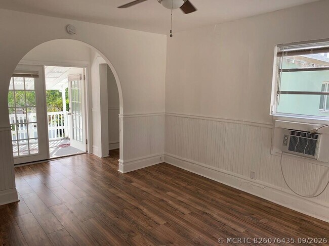 Foto del edificio - 114 NW 25th St