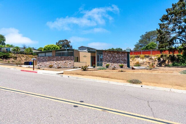 Foto del edificio - 8581 Sugarman Dr