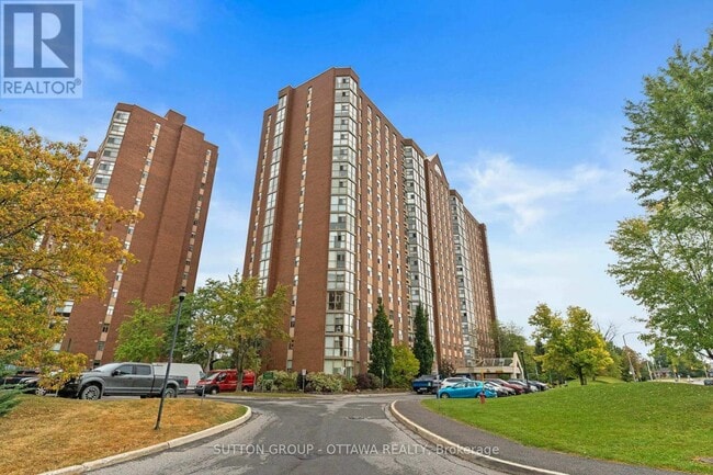 Building Photo - 2760 Carousel Crescent