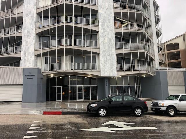 Building Photo - 823 S Water St