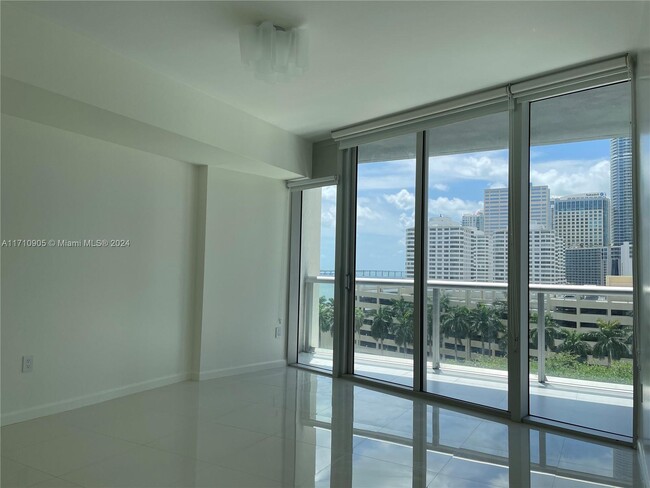 Foto del edificio - 495 Brickell Ave