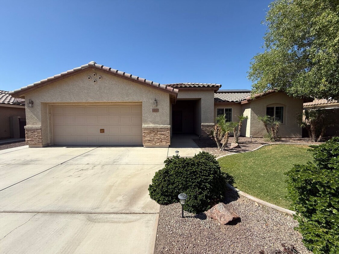 Primary Photo - Beautiful Solar Home in Scottsdale East Su...