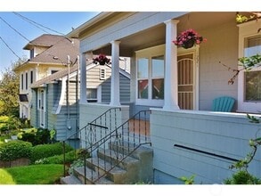 Building Photo - 1221 Burwell St
