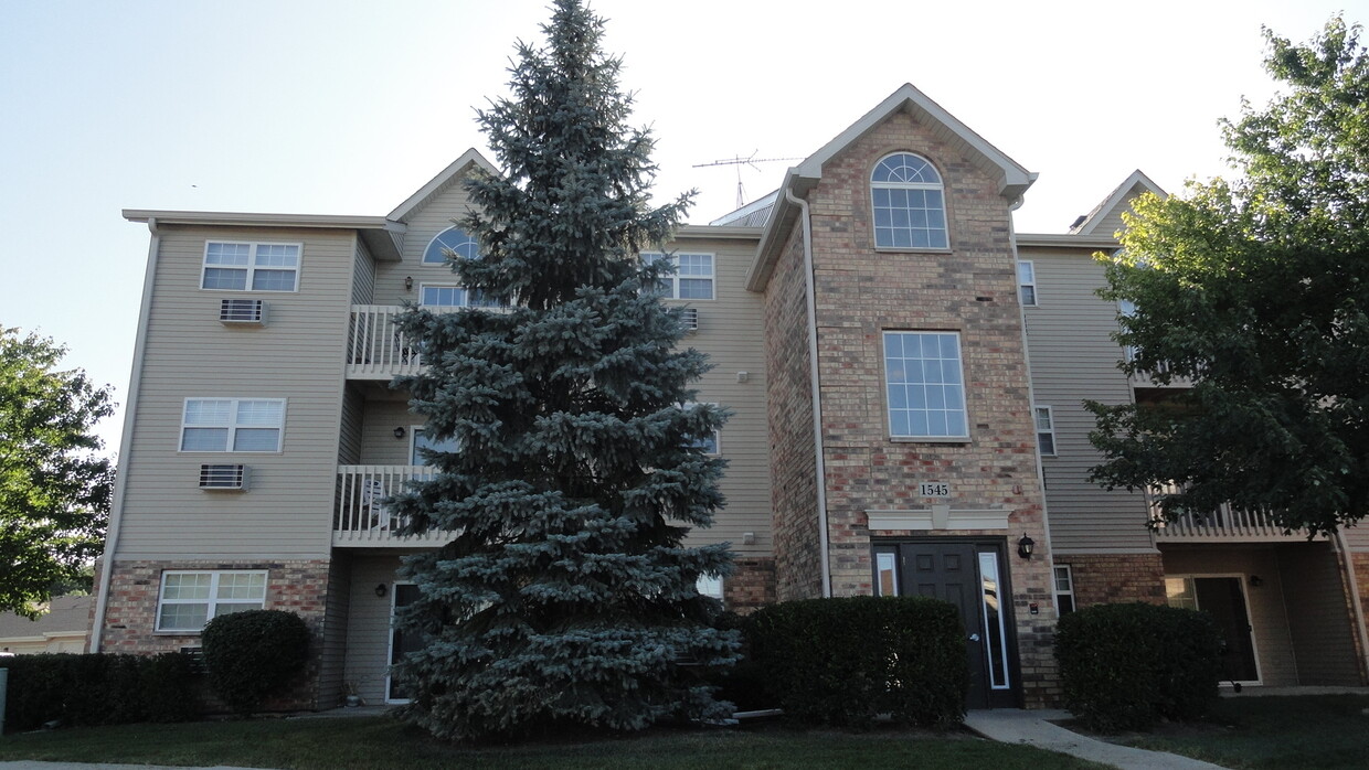 Primary Photo - 1545 Crystal Rock Ct