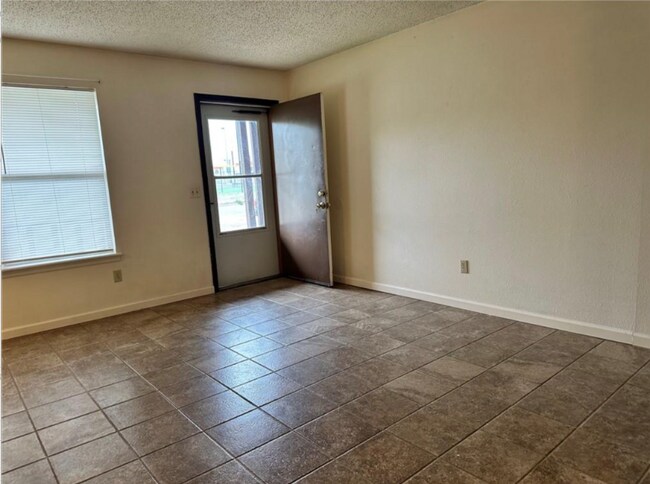 Building Photo - 1211 W Sunset Dr