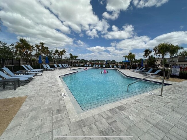 Foto del edificio - 662 Stoney Pointe Cir